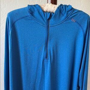 Men’s Lululemon lightweight hoodie.